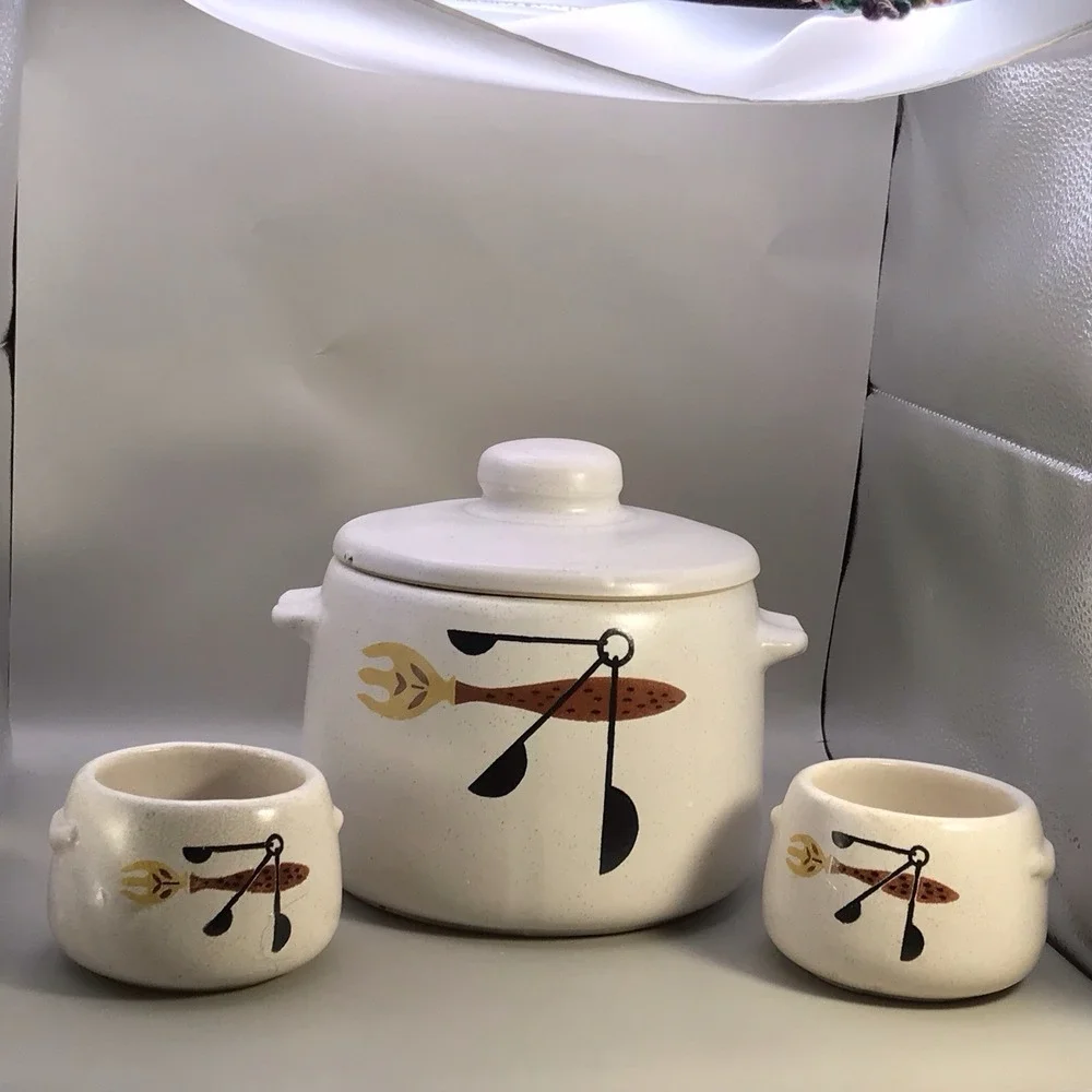 Vintage MCM West Bend Bean Pot & lid  2 Qt Crockery Fork & Spoons Design 2 Bowls